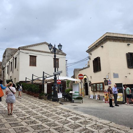 Porta Trapani Guest House Ериче Екстериор снимка