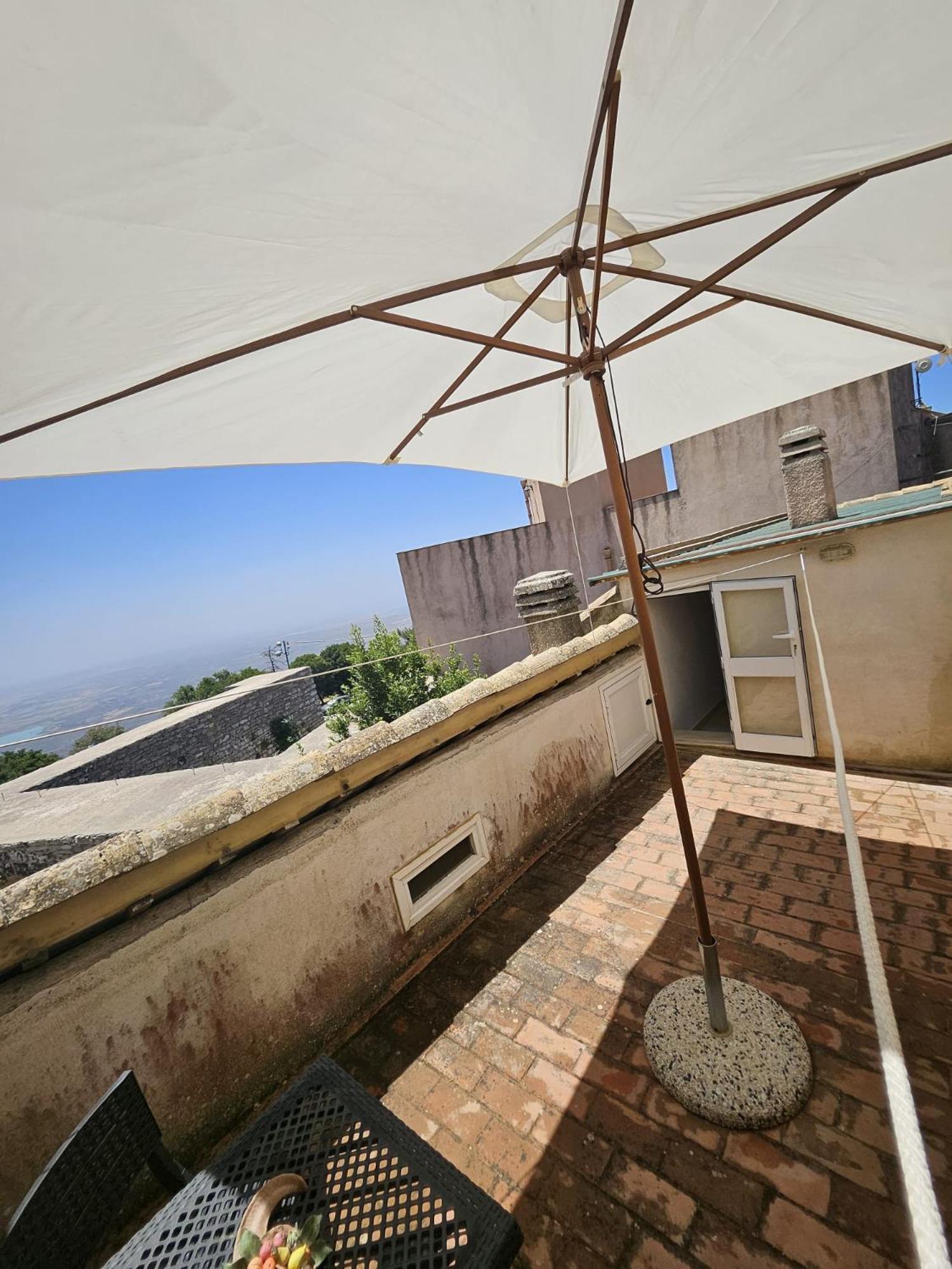 Porta Trapani Guest House Ериче Екстериор снимка