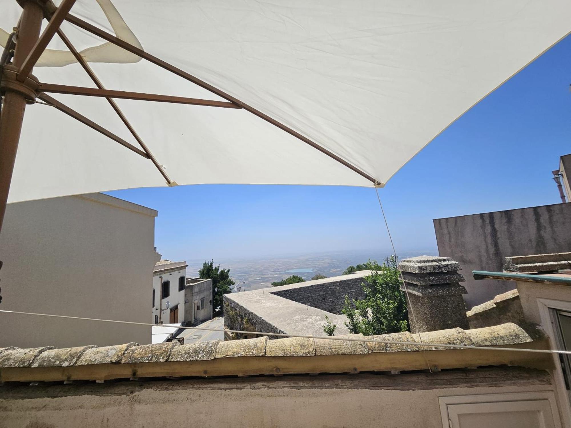 Porta Trapani Guest House Ериче Екстериор снимка