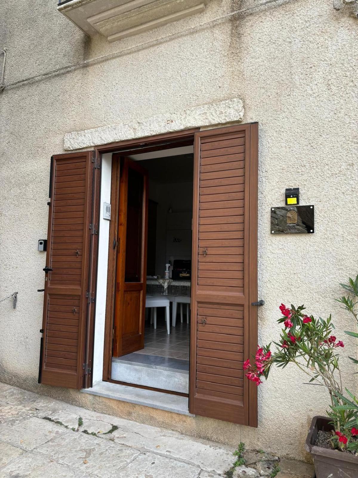Porta Trapani Guest House Ериче Екстериор снимка